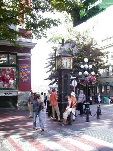 Mit Wasserdampf betriebene Uhr